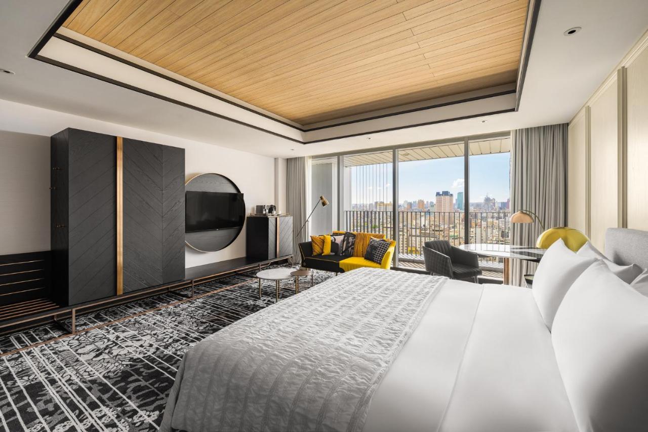 Le Meridien Taichung Exterior foto A guest room at the Westin Nanjing