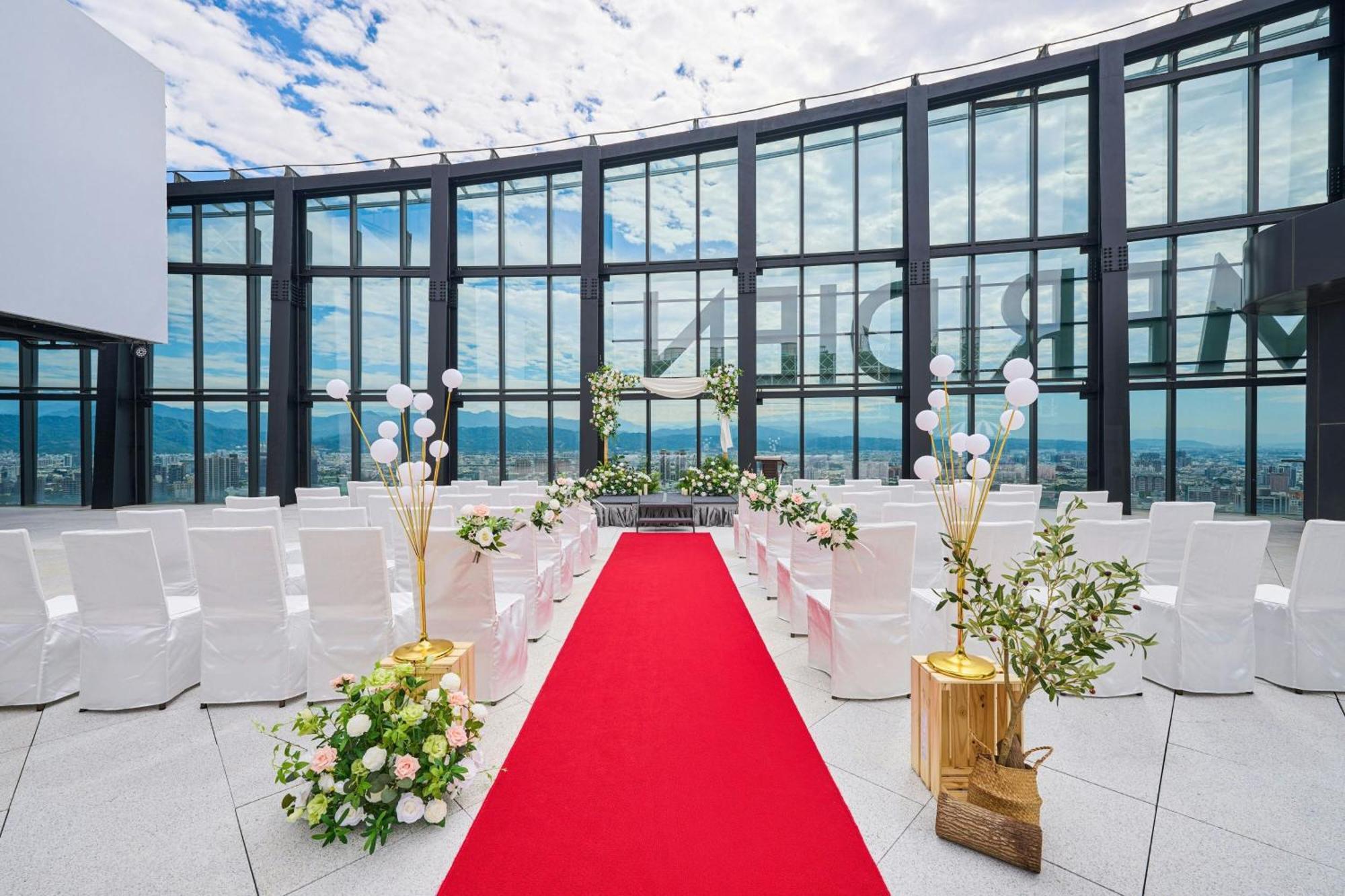Le Meridien Taichung Exterior foto The Sky Chapel