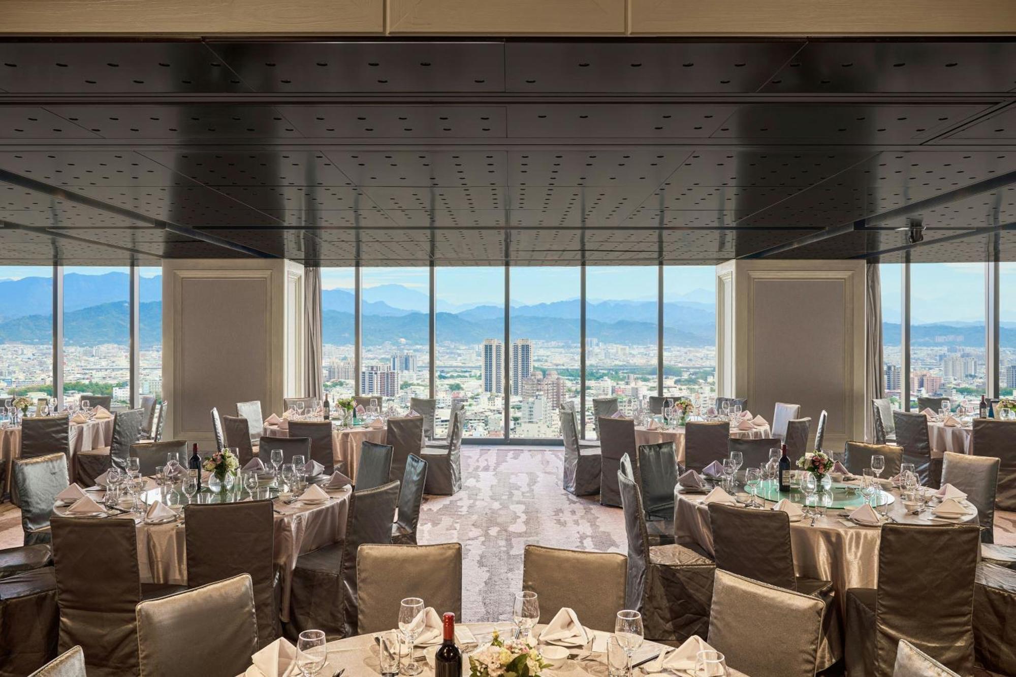 Le Meridien Taichung Exterior foto The restaurant