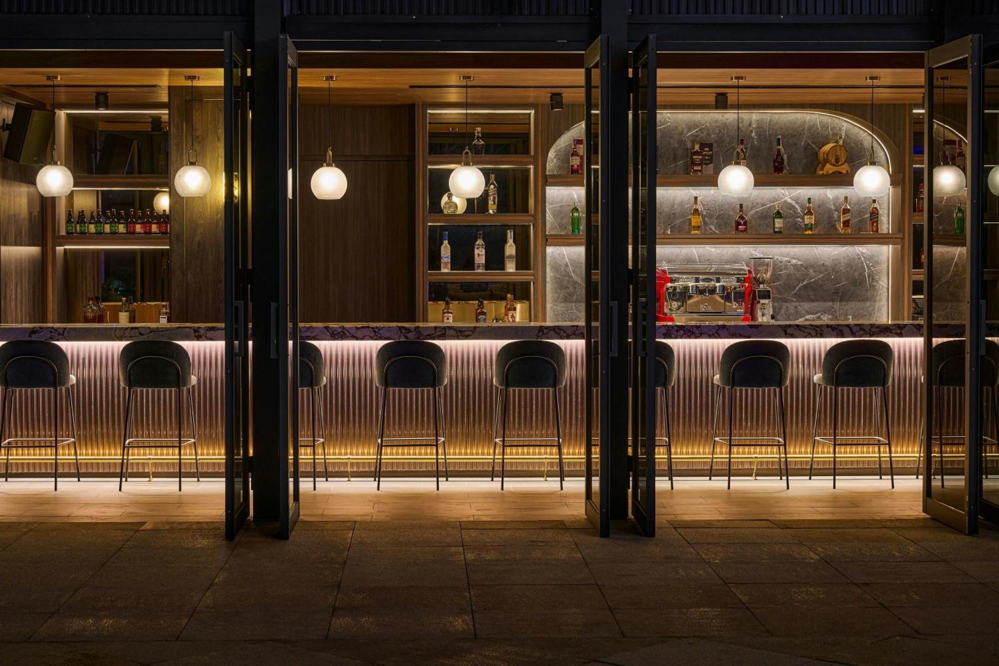 Le Meridien Taichung Exterior foto The bar at the top of the hotel
